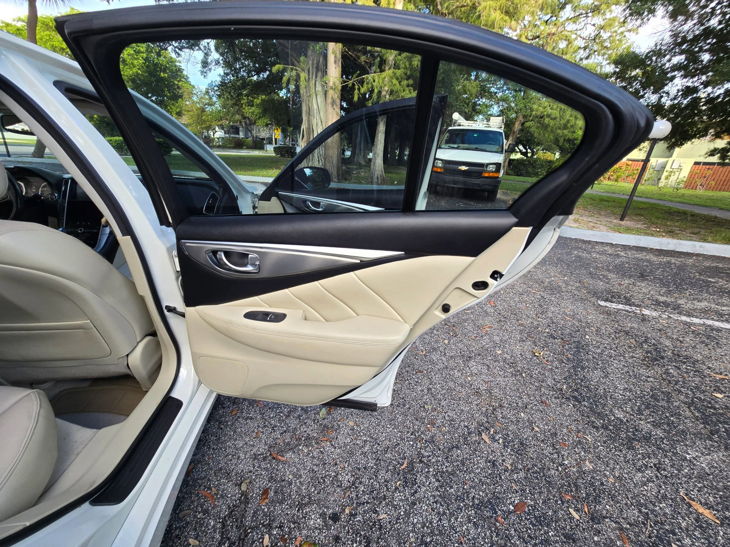 Used 2017 INFINITI Q50 Signature Edition image 28