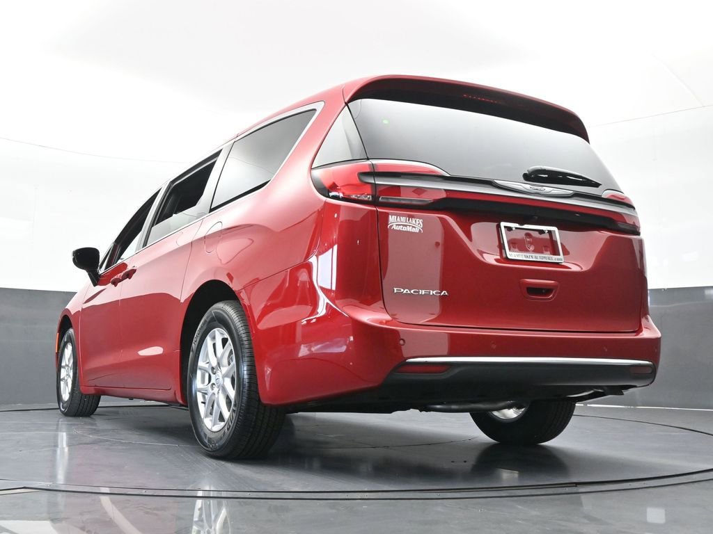 New 2026 Chrysler Pacifica Select image 55