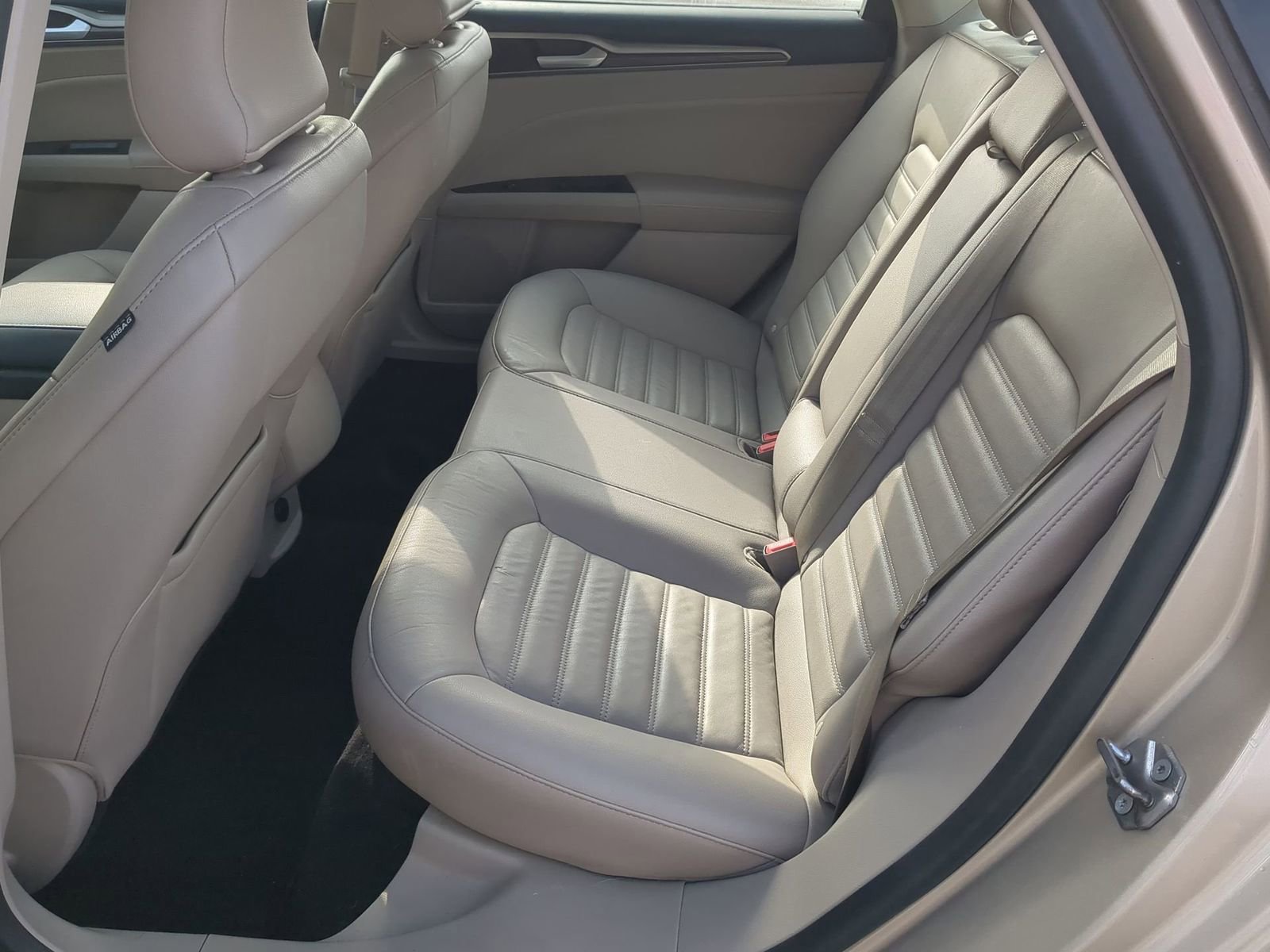 Used 2017 Ford Fusion SE image 22