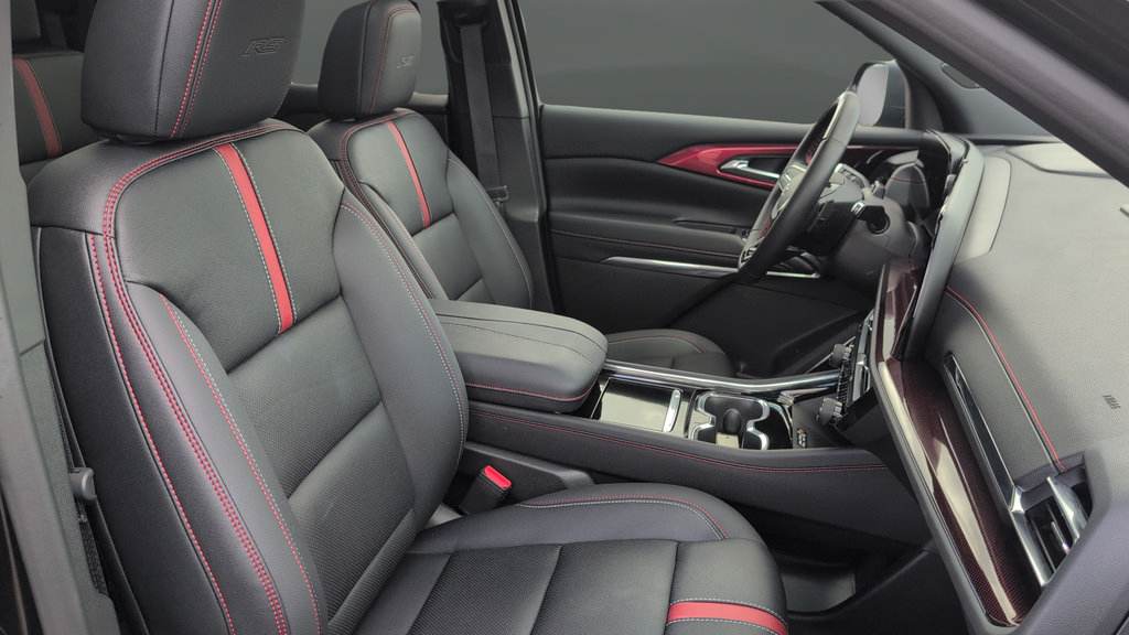 Used 2026 Chevrolet Traverse RS w/ LPO, Floor Liner Package AWD/4WD image 37