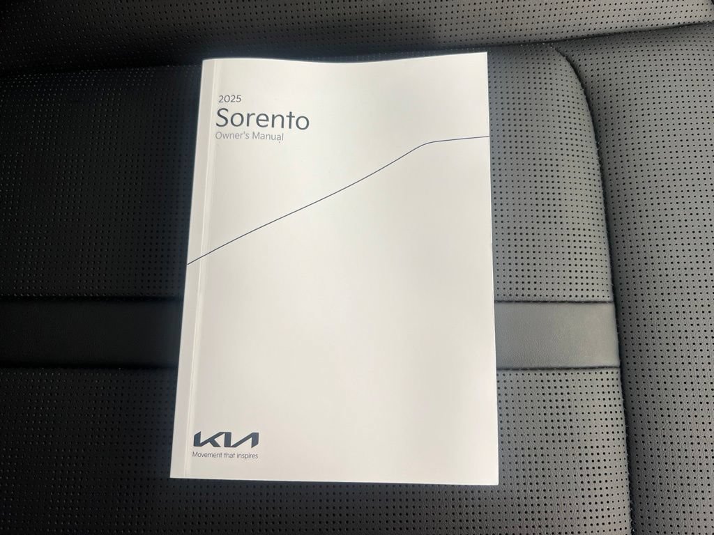 Certified 2025 Kia Sorento S w/ Panoramic Sunroof Package FWD image 26