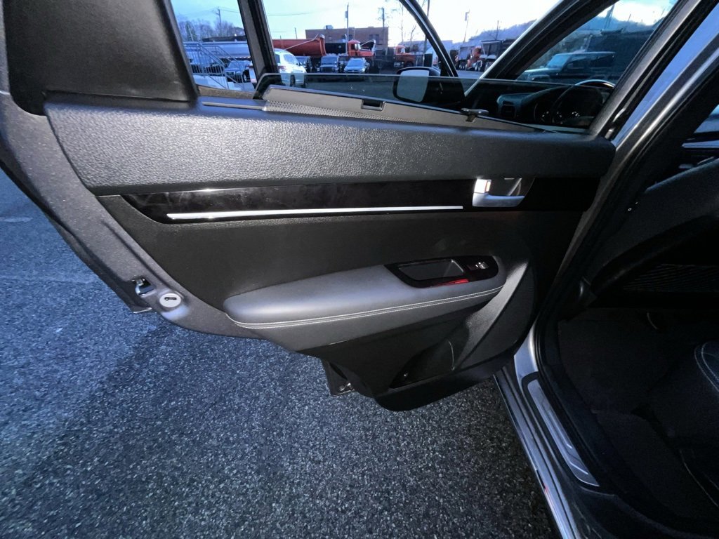 Used 2015 Kia Sorento SX image 24