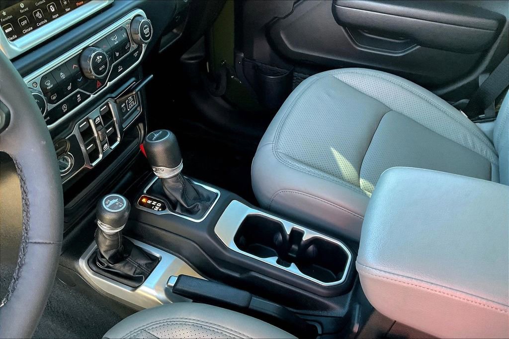 Used 2023 Jeep Gladiator Sport image 14