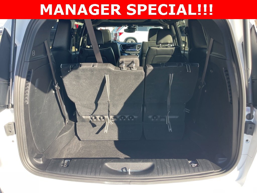 Used 2025 Chrysler Pacifica Limited image 12
