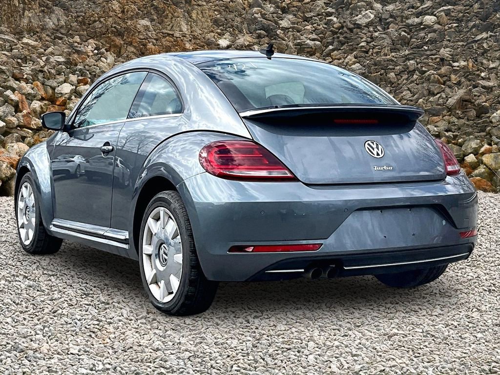Used 2019 Volkswagen Beetle 2.0T SE FWD image 11