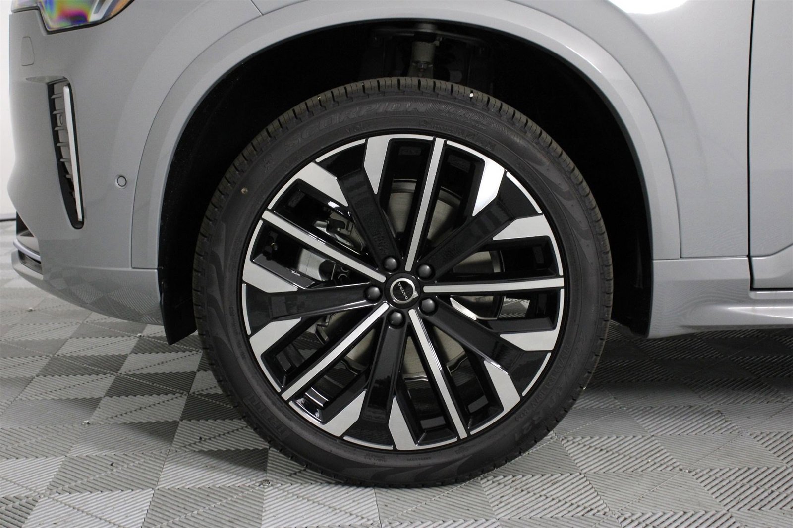 New 2026 Volvo XC90 B5 Plus image 13