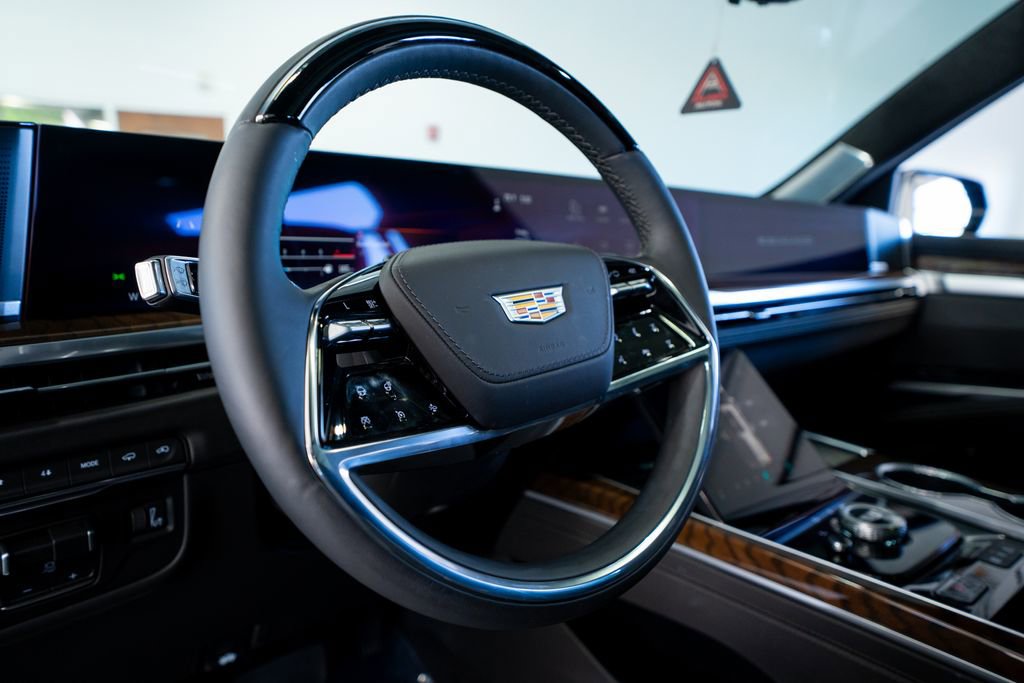 Used 2026 Cadillac Escalade ESV Platinum Sport w/ LPO, ONYX Package image 26