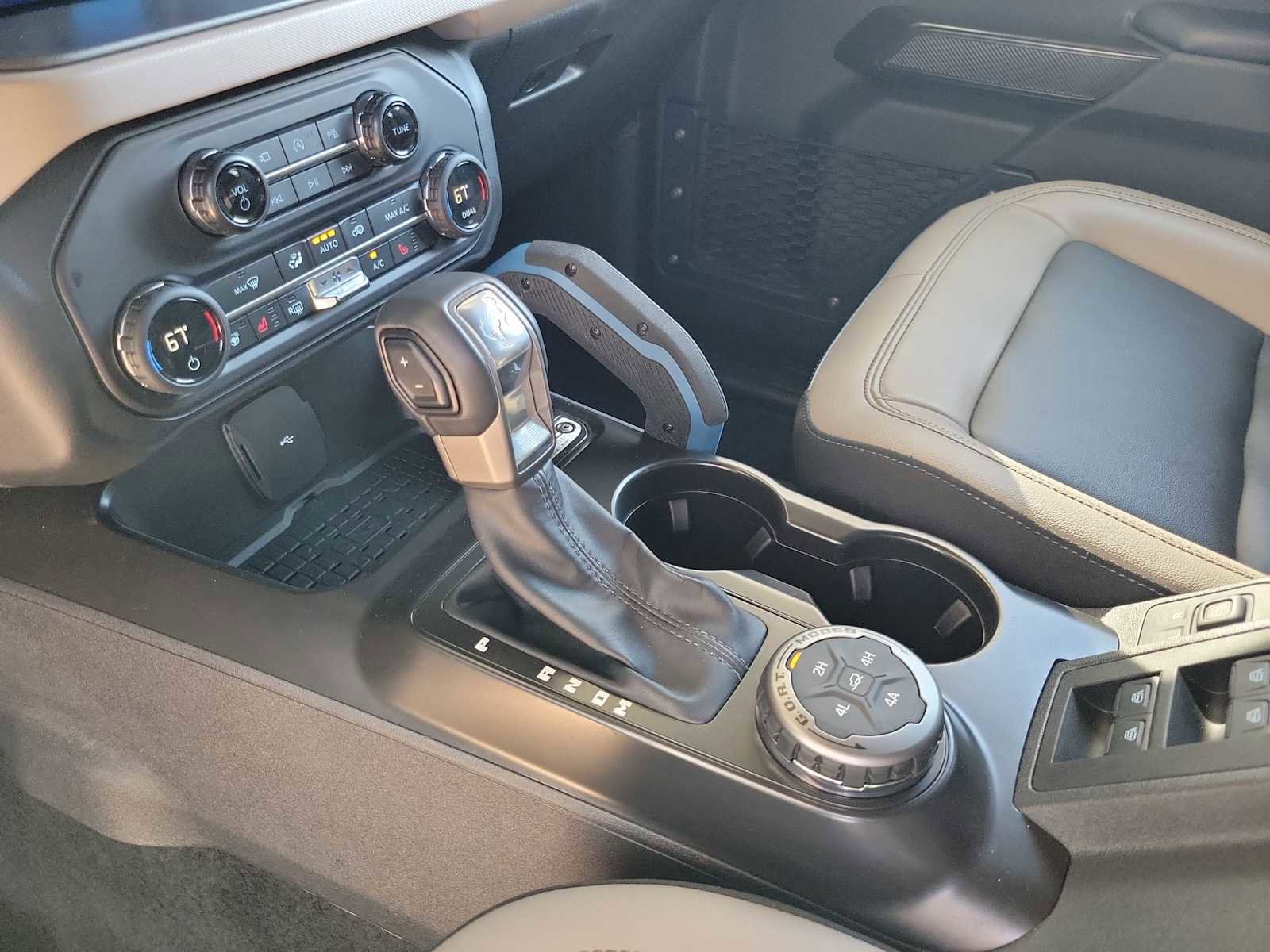 Used 2024 Ford Bronco Wildtrak AWD/4WD image 21