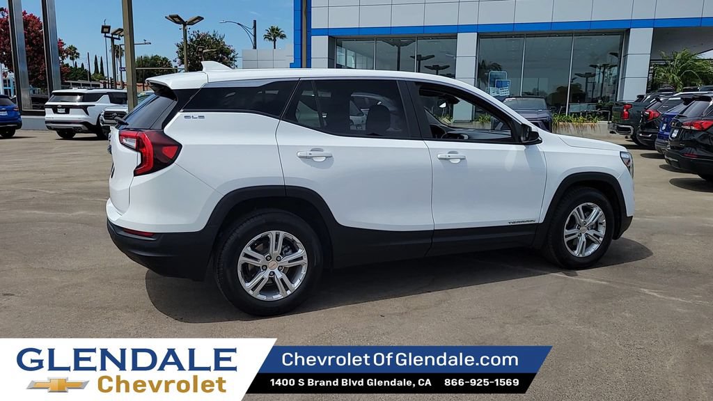Certified 2024 GMC Terrain SLE FWD image 8