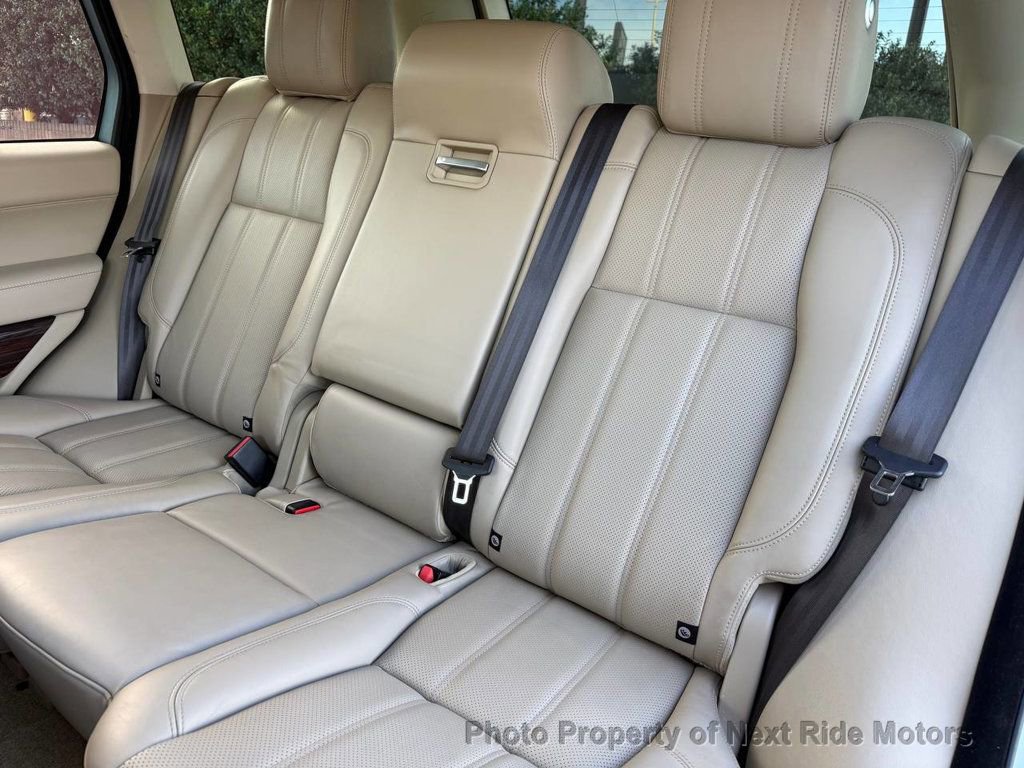Used 2016 Land Rover Range Rover HSE image 18