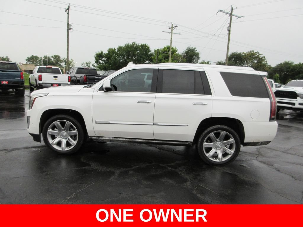 Certified 2019 Cadillac Escalade Premium Luxury AWD/4WD image 10