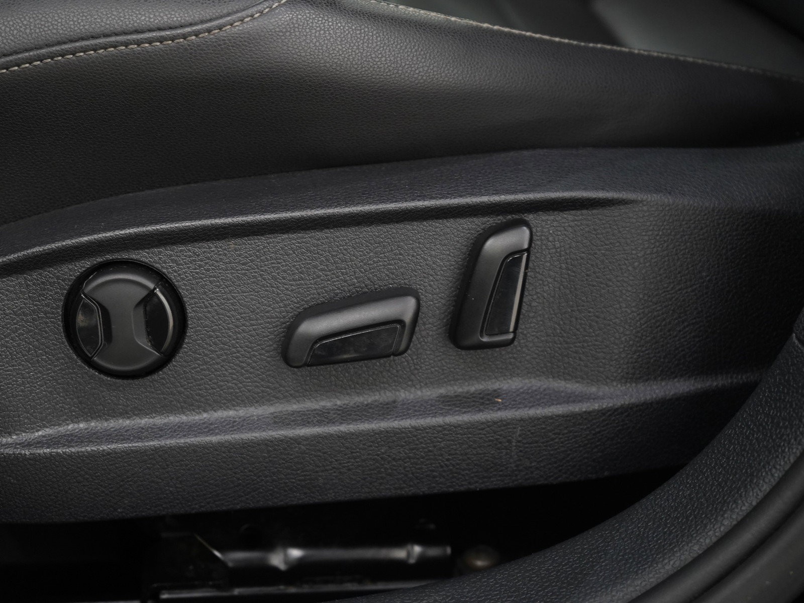 Used 2015 Volkswagen Golf TDI SEL w/ Lighting Package (SEL) image 27