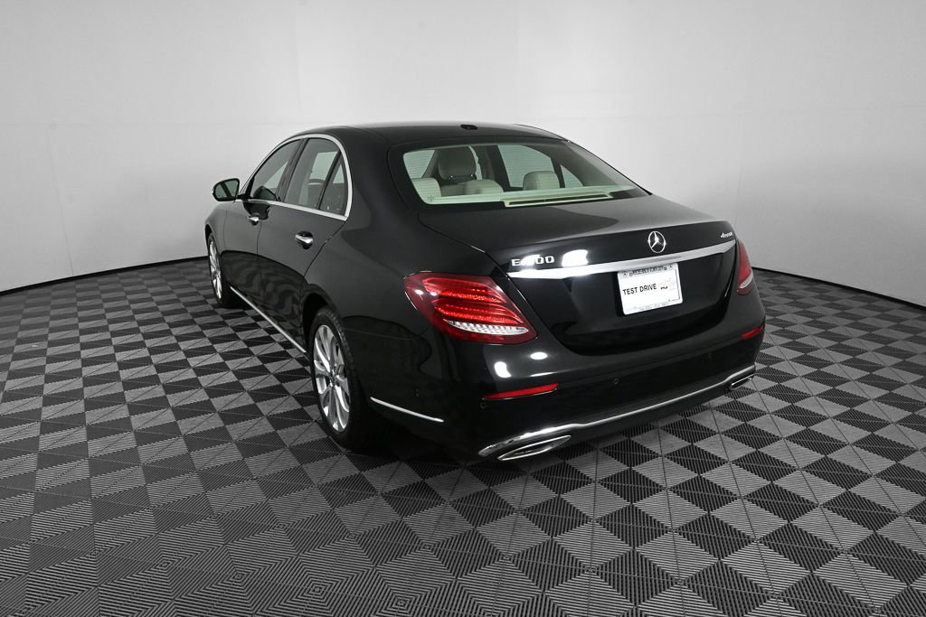 Certified 2017 Mercedes-Benz E 300 4MATIC image 4