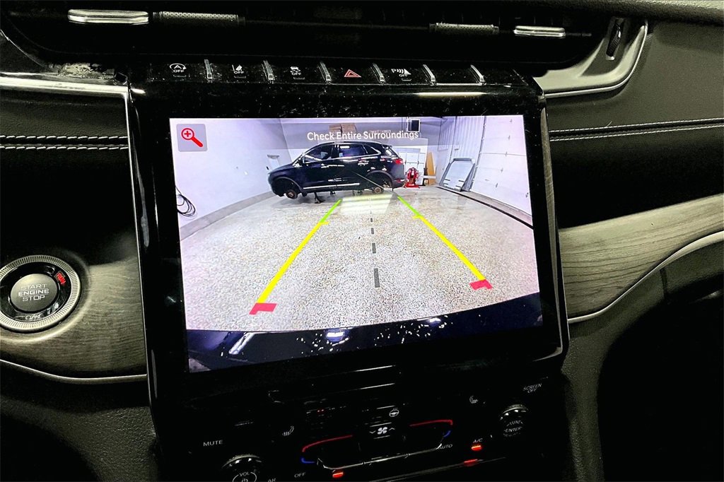 Used 2022 Jeep Grand Cherokee L Limited image 15