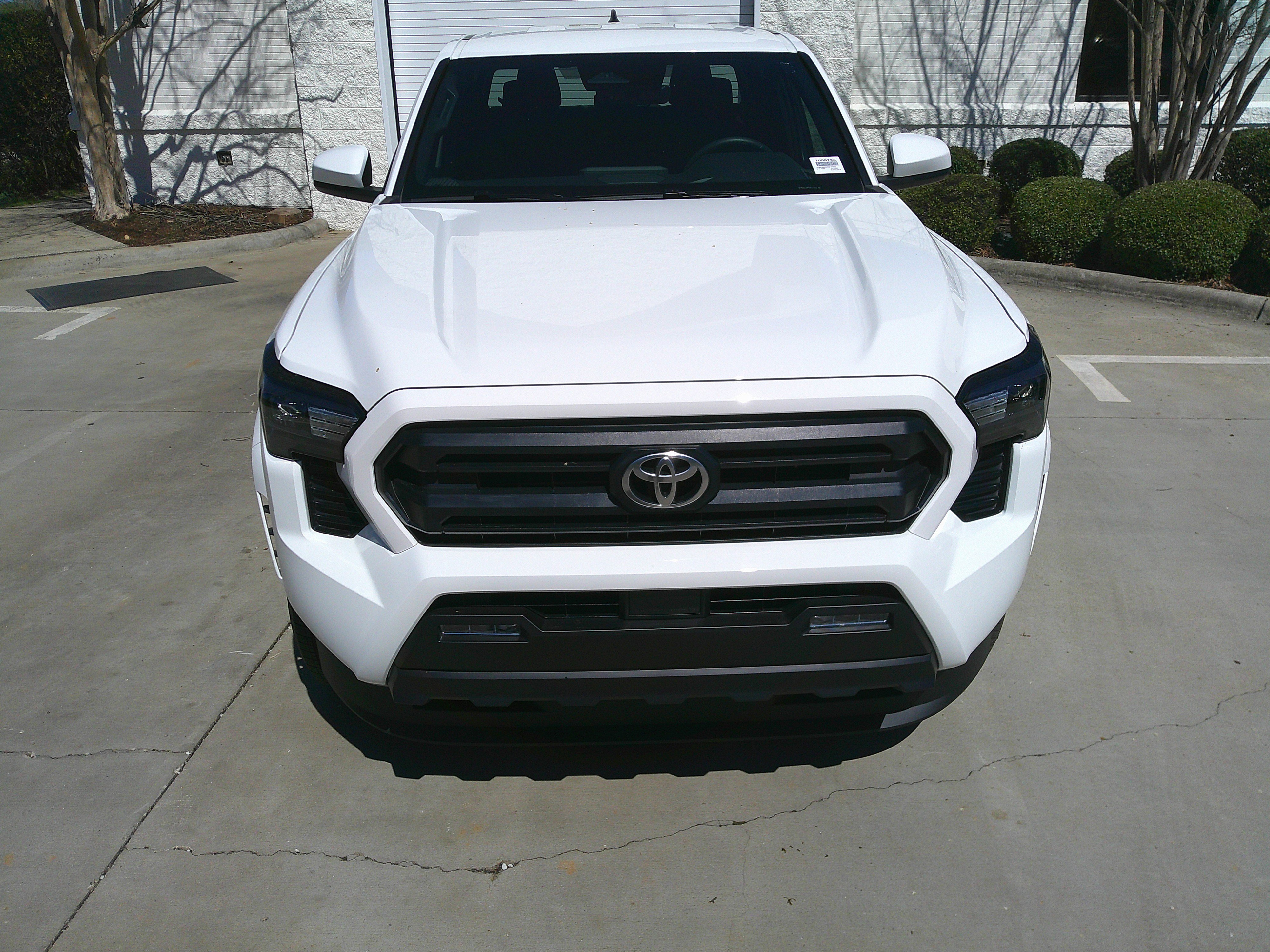 Used 2025 Toyota Tacoma SR5 image 3