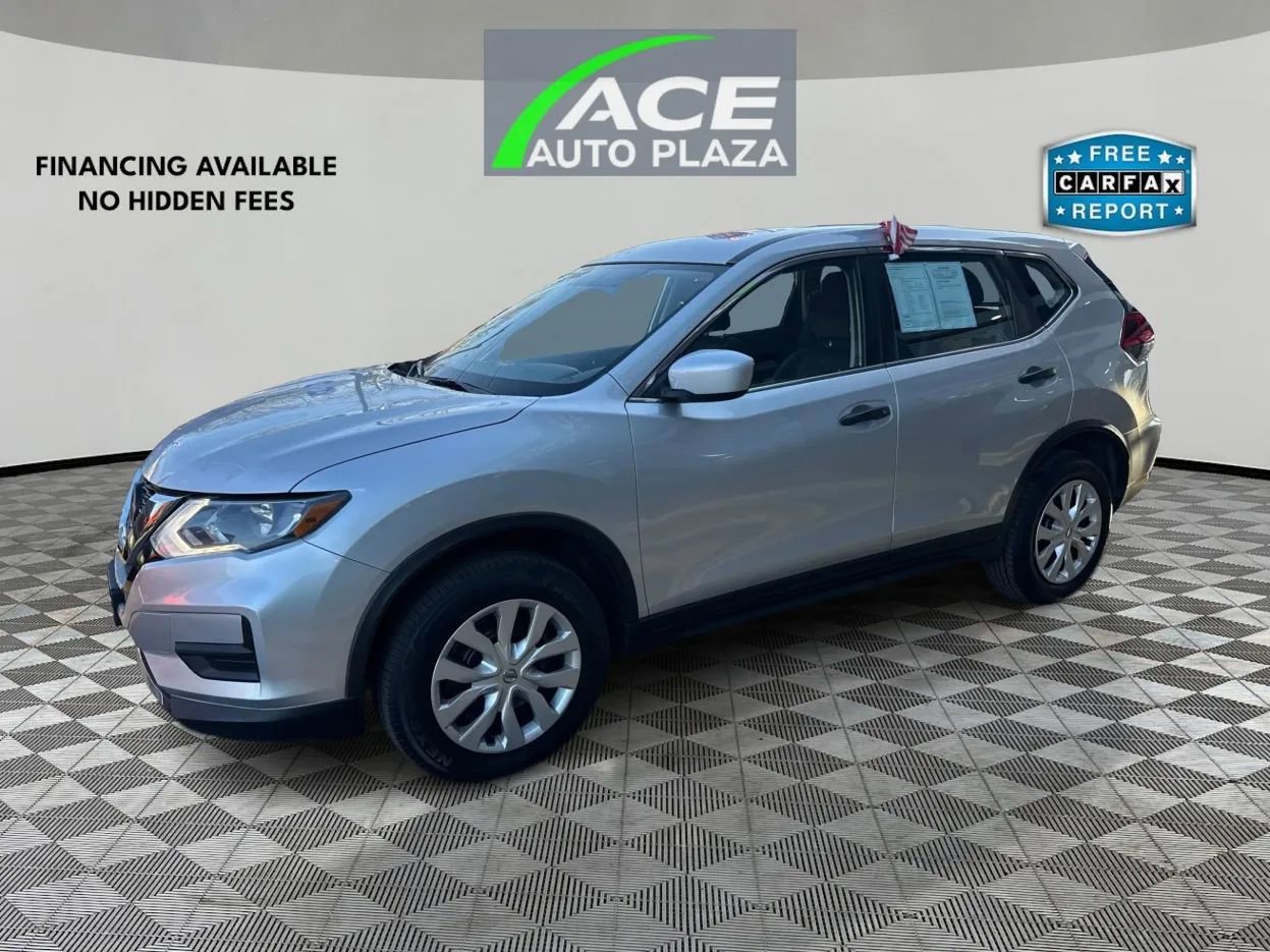 Used 2018 Nissan Rogue S image 2