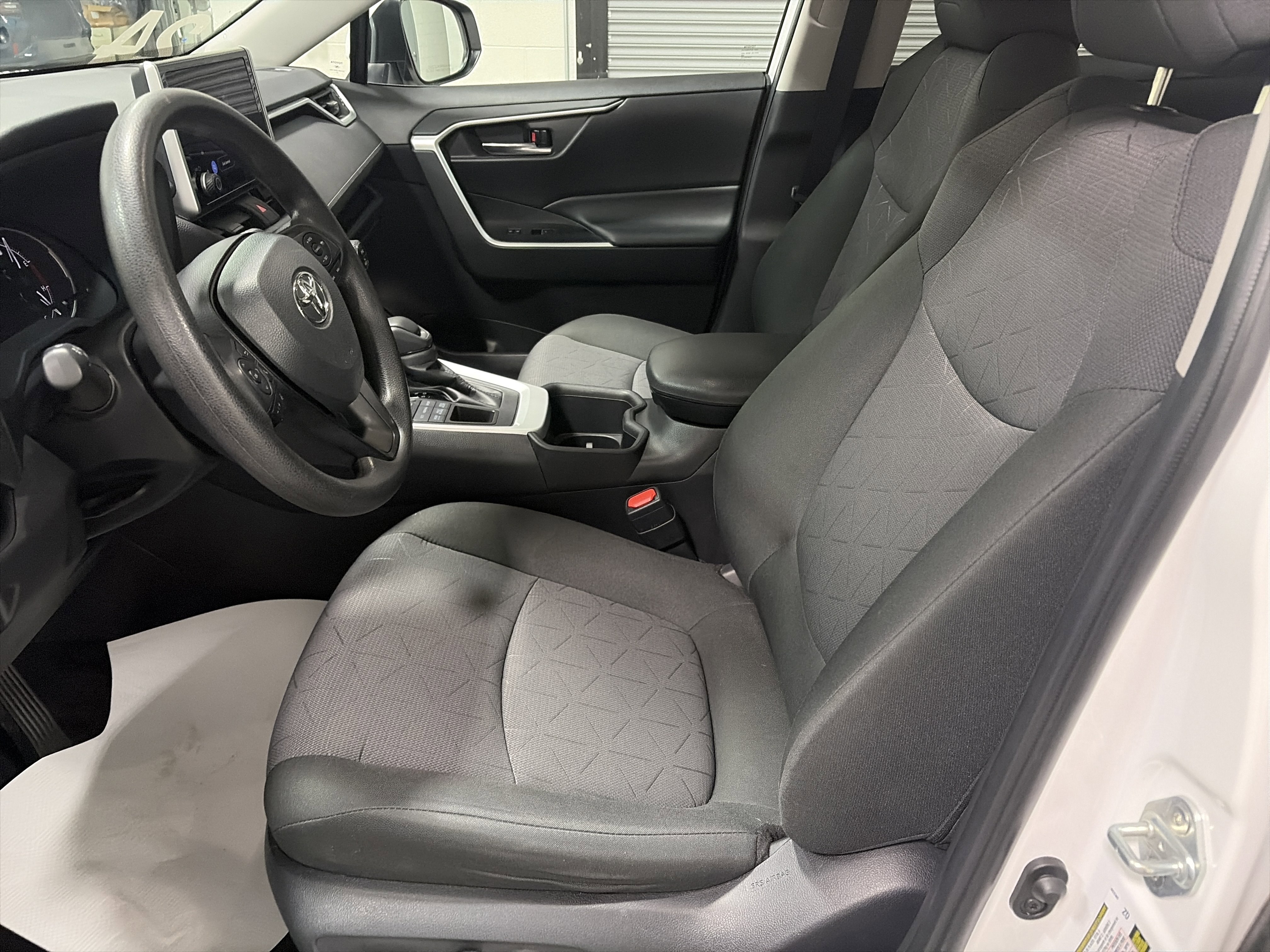 Used 2024 Toyota RAV4 XLE AWD/4WD image 11