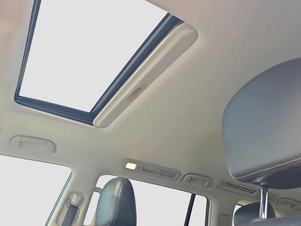 Used 2020 Nissan Armada SL w/ Premium Package image 8