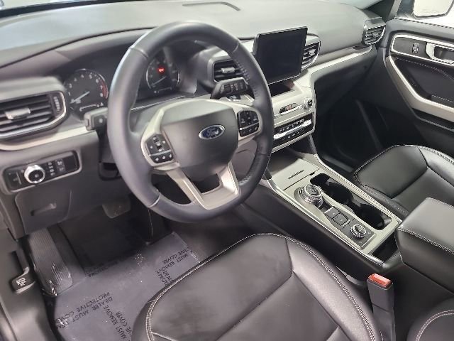 Used 2022 Ford Explorer XLT w/ Equipment Group 202A AWD/4WD image 26