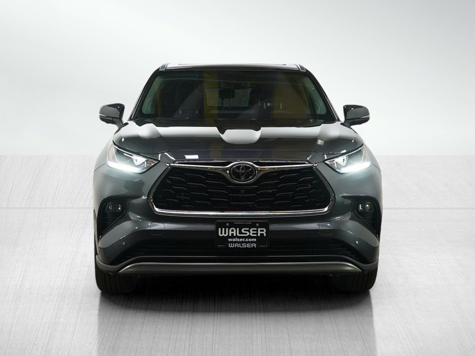 Used 2025 Toyota Highlander Platinum image 8