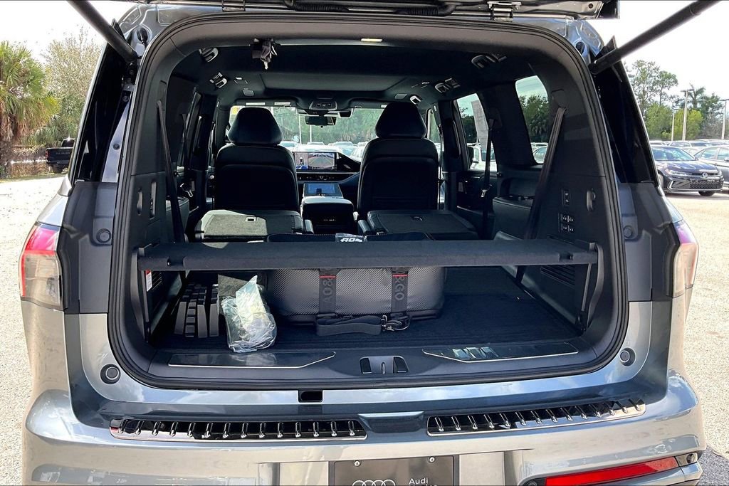 Used 2026 INFINITI QX80 4WD w/ Sport Exterior Package image 15