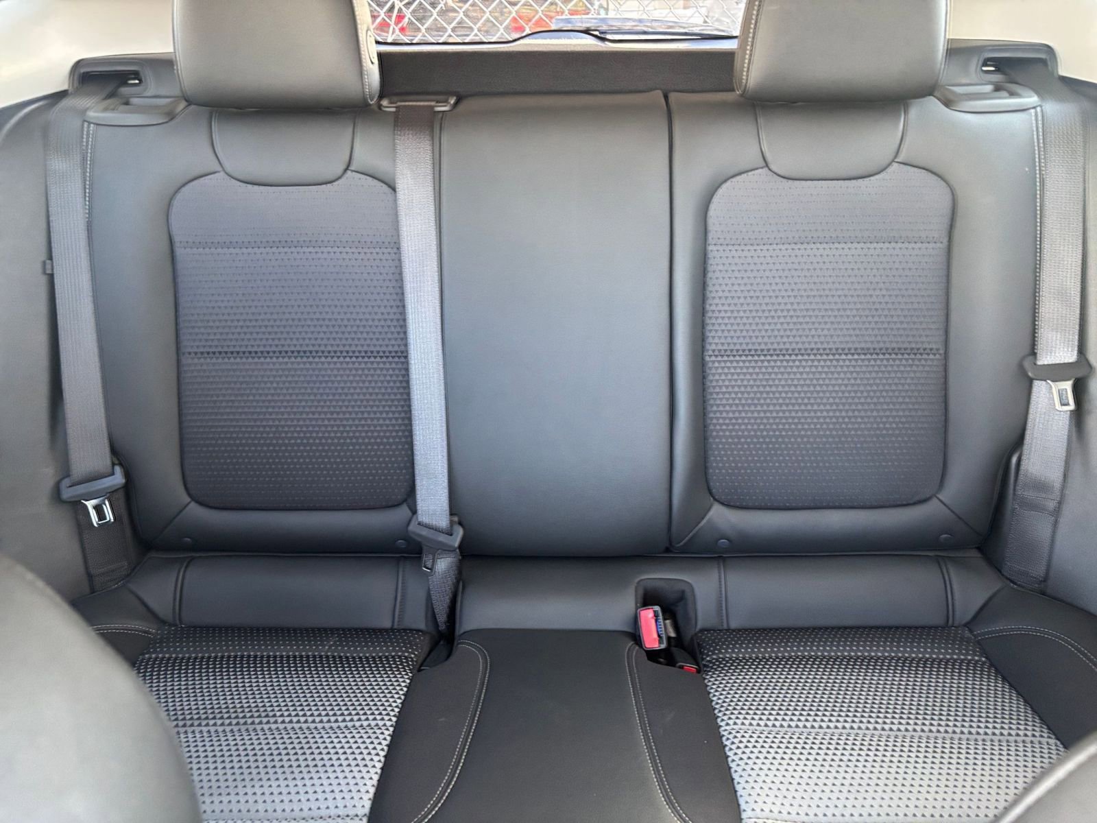Used 2025 Chevrolet Trax LT FWD image 37