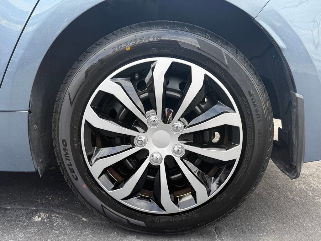 Used 2021 Toyota Corolla LE image 27