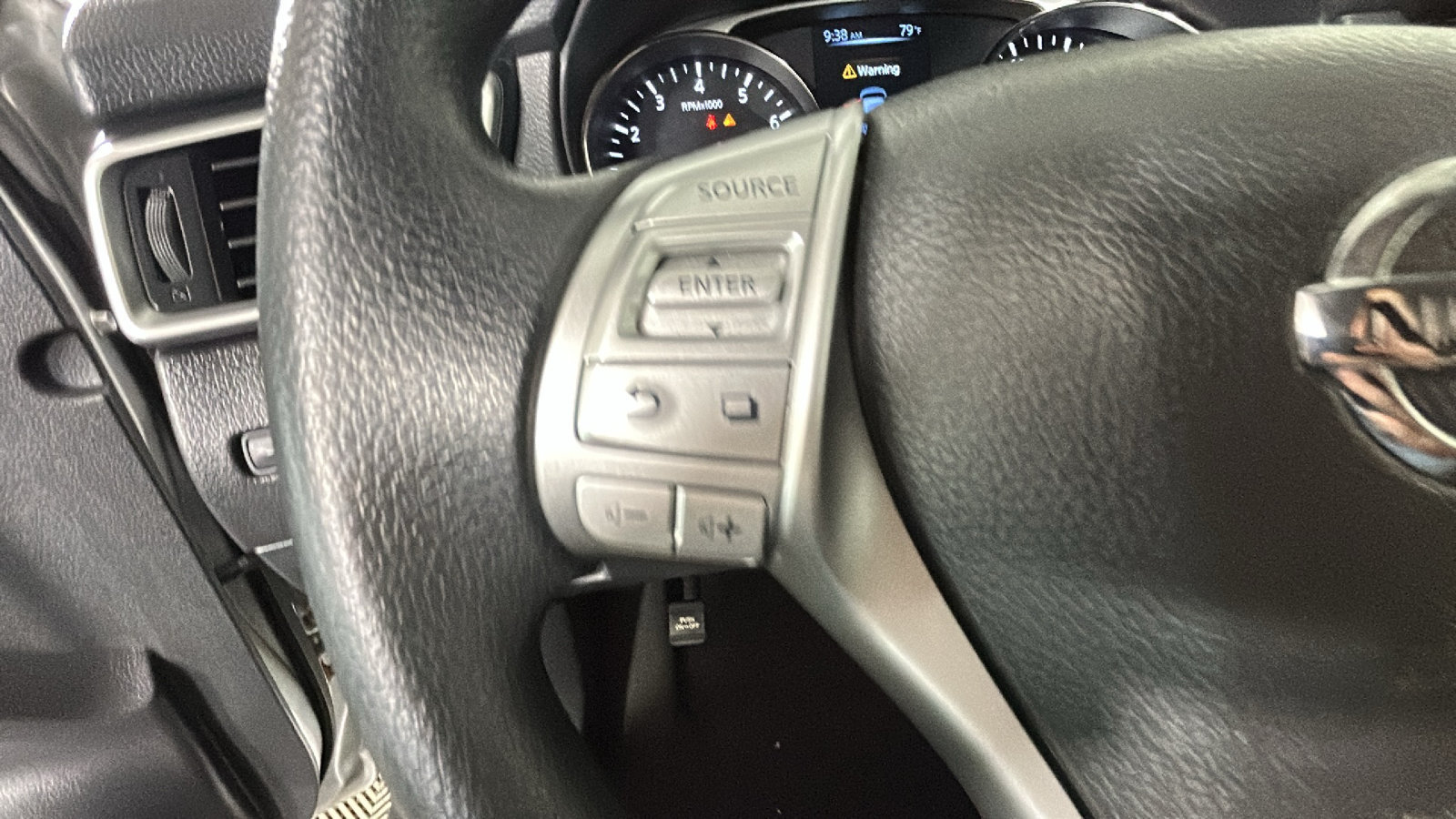Used 2016 Nissan Rogue S AWD/4WD image 20