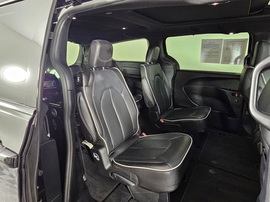 Used 2026 Chrysler Pacifica Limited w/ S Appearance Package image 38