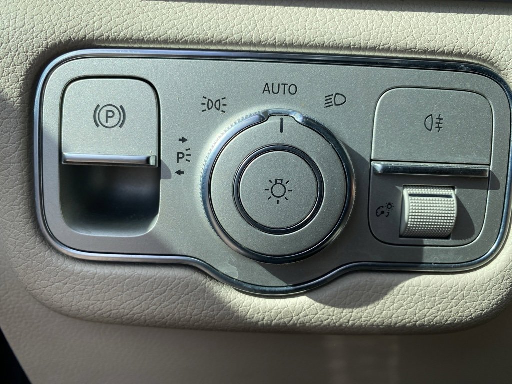 Used 2021 Mercedes-Benz GLE 350 4MATIC w/ Premium Package image 27