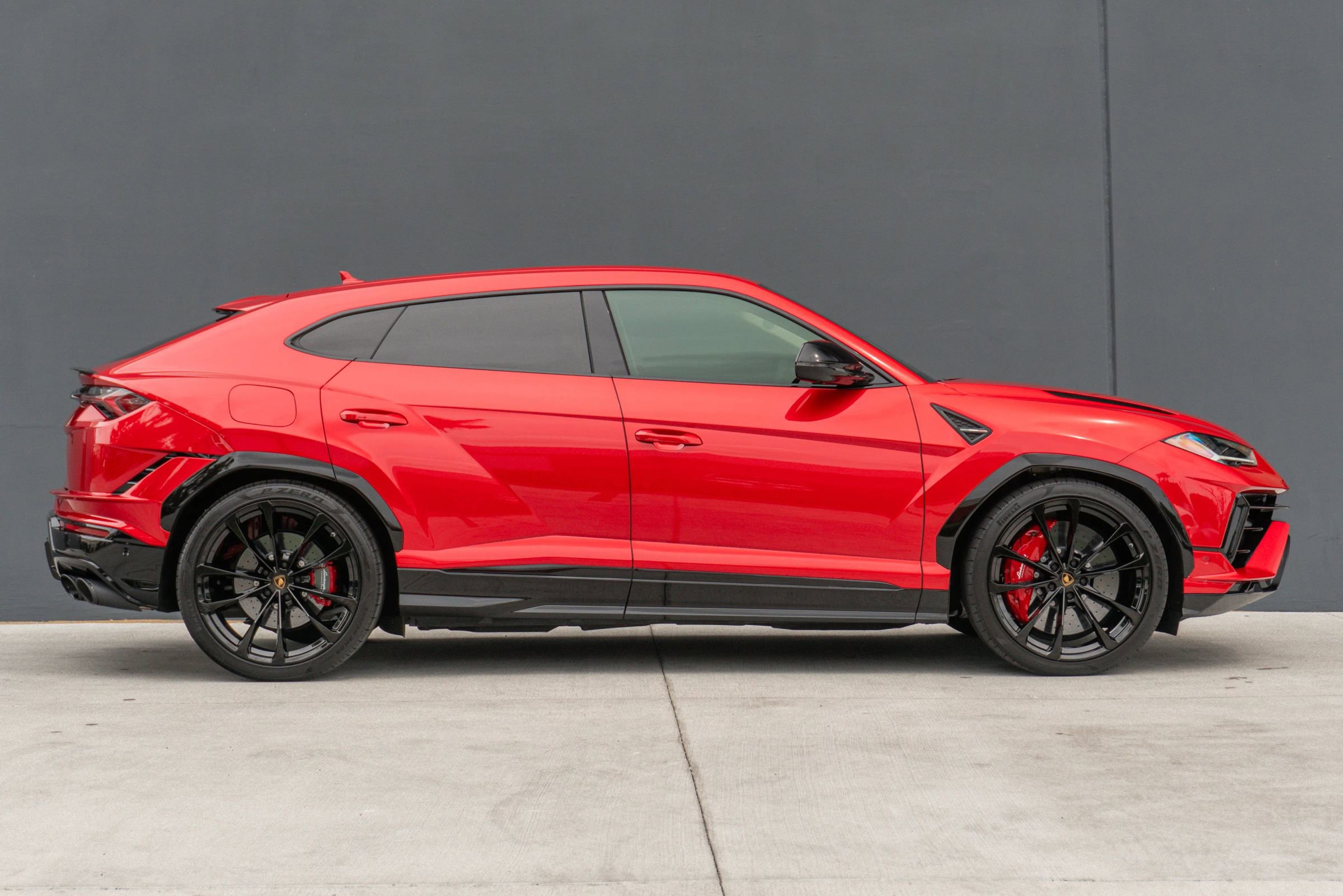 Used 2023 Lamborghini Urus S image 6