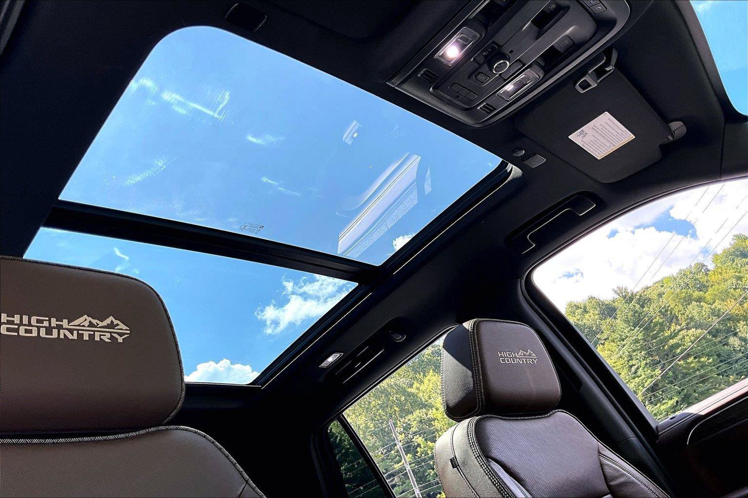 Used 2021 Chevrolet Tahoe High Country w/ Premium Package AWD/4WD image 22