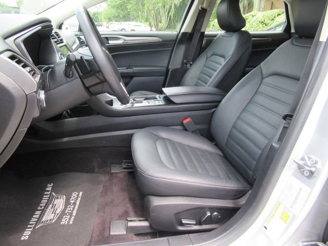 Used 2017 Ford Fusion SE w/ Fusion SE Technology Package FWD image 17