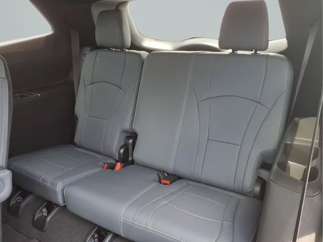 Used 2024 Buick Enclave Essence w/ Sport Touring Edition FWD image 25