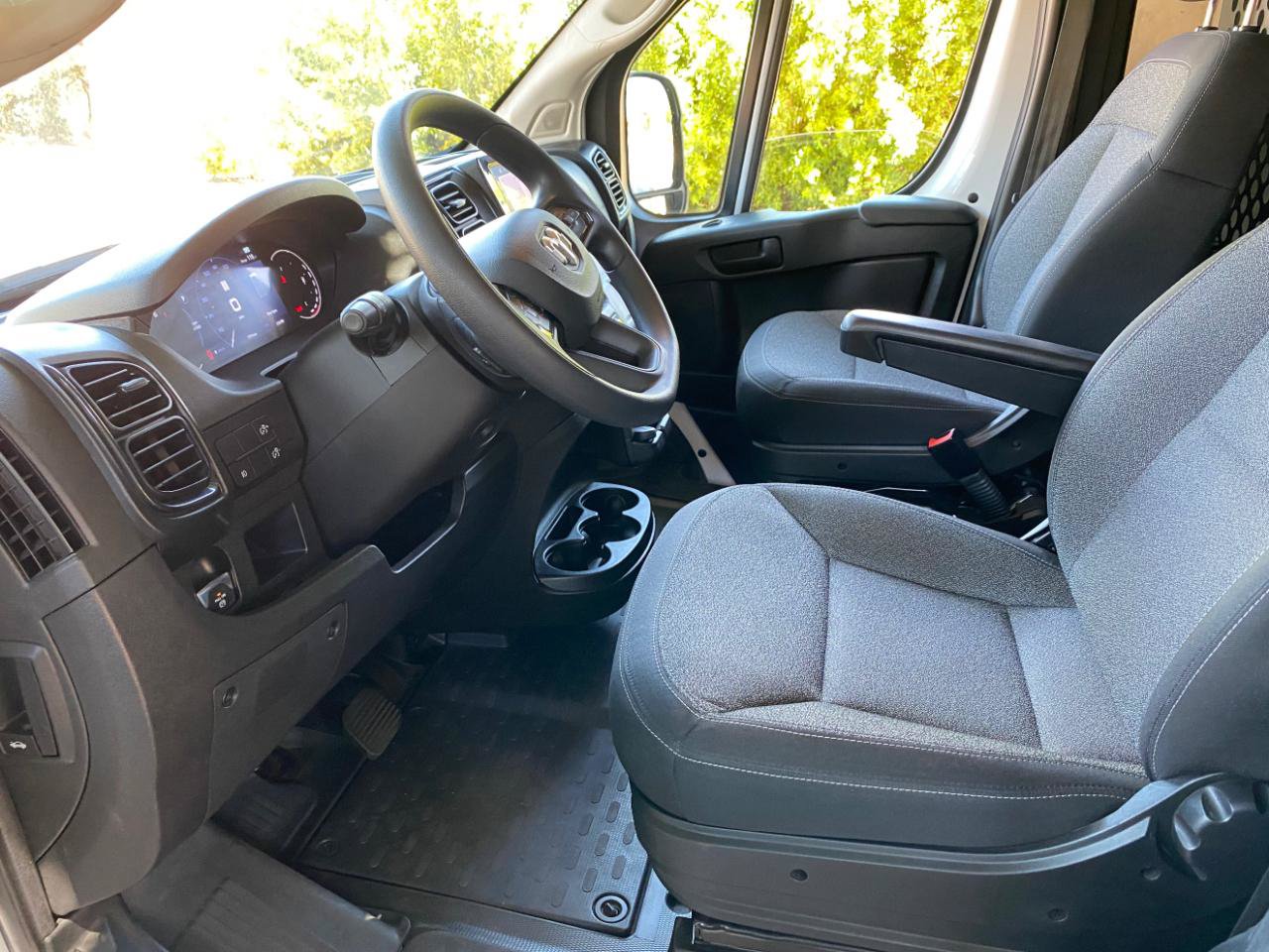 Used 2025 RAM ProMaster 2500 w/ U-Haul Equipment Group FWD image 29