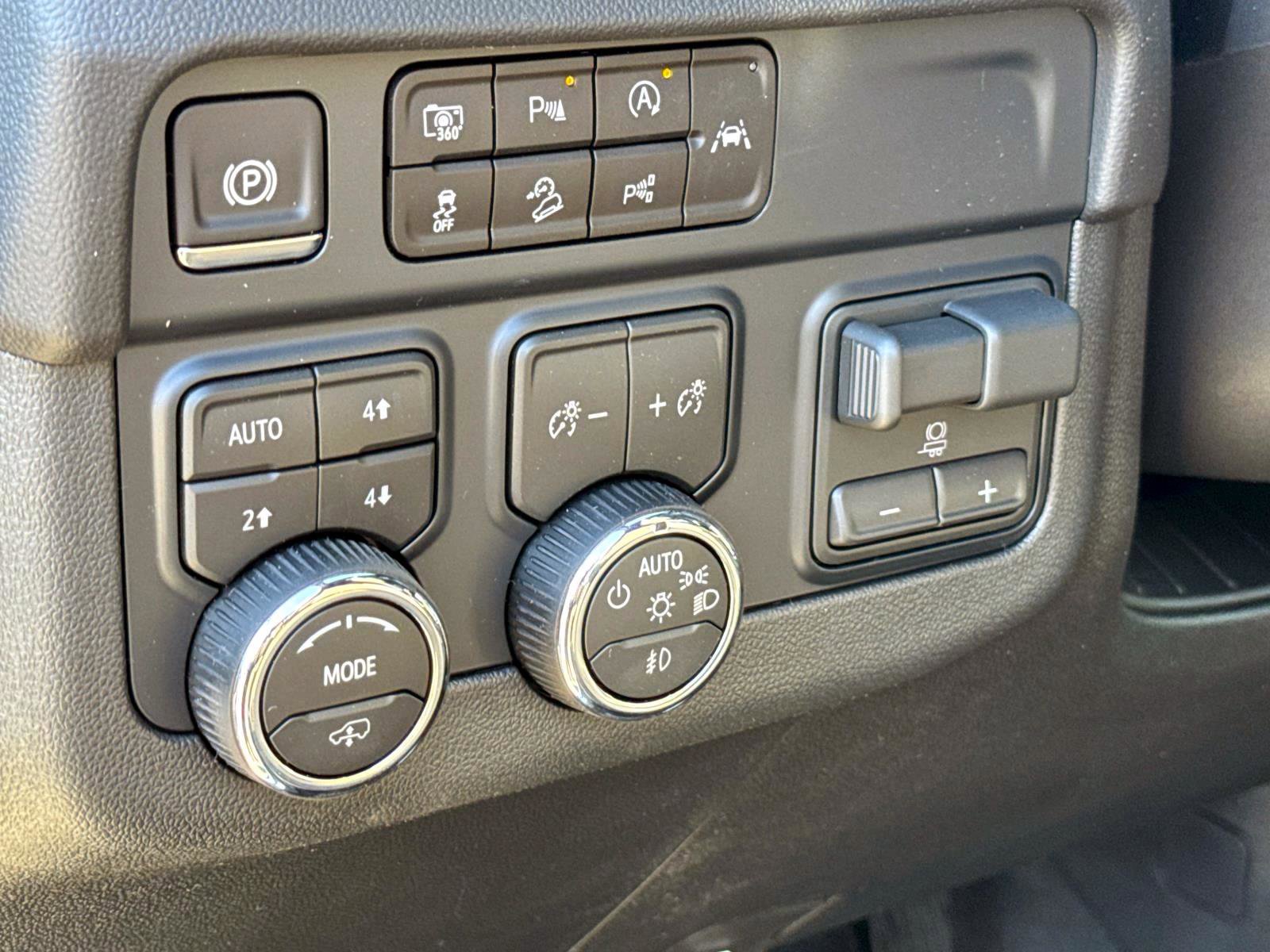 New 2026 Chevrolet Suburban High Country image 18