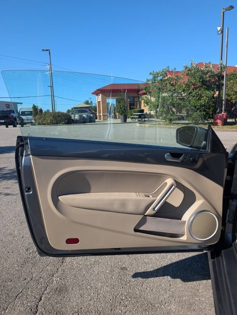 Used 2013 Volkswagen Beetle 2.5 image 8