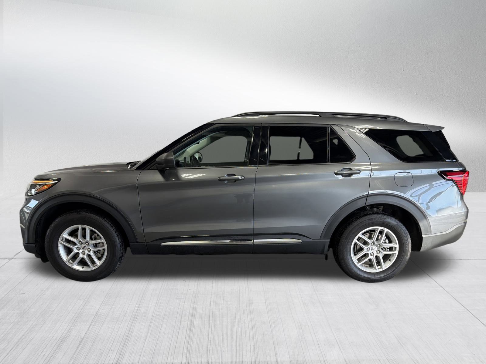 Used 2025 Ford Explorer Active image 4