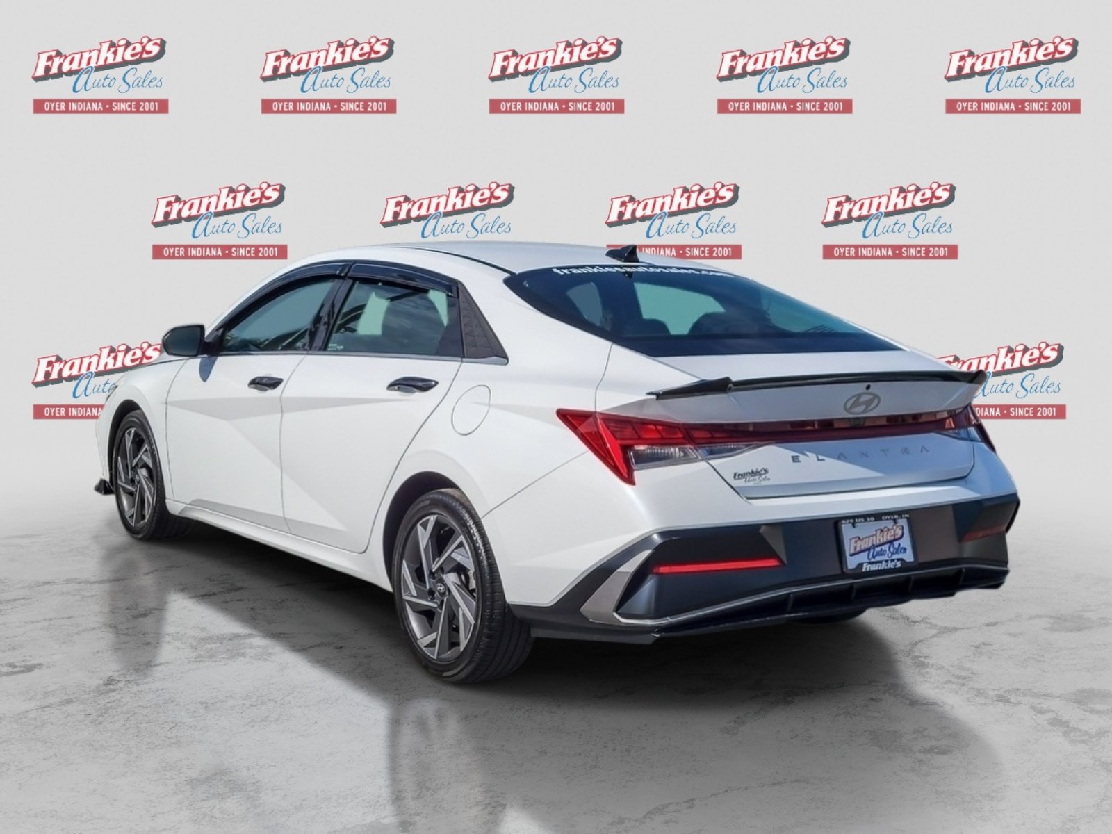Used 2025 Hyundai Elantra SEL FWD image 3