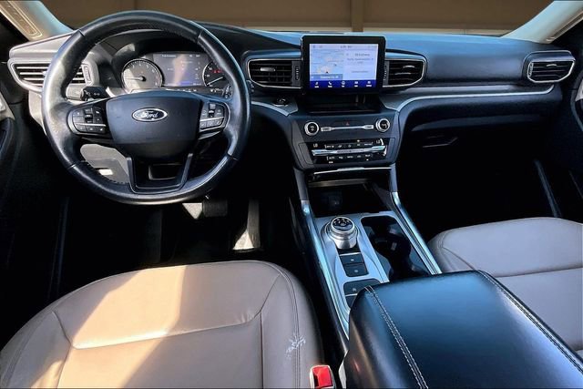 Used 2020 Ford Explorer XLT w/ Equipment Group 202A image 16