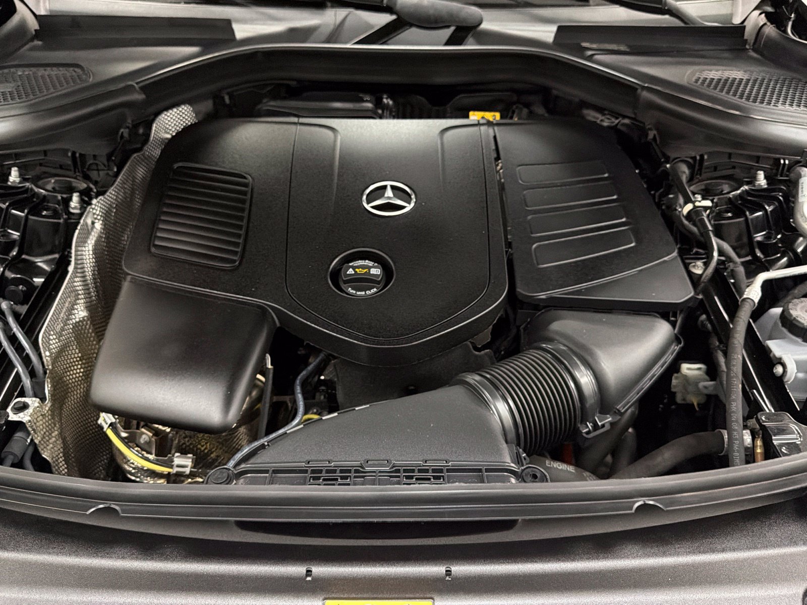 Used 2025 Mercedes-Benz GLC 350e 4MATIC image 40