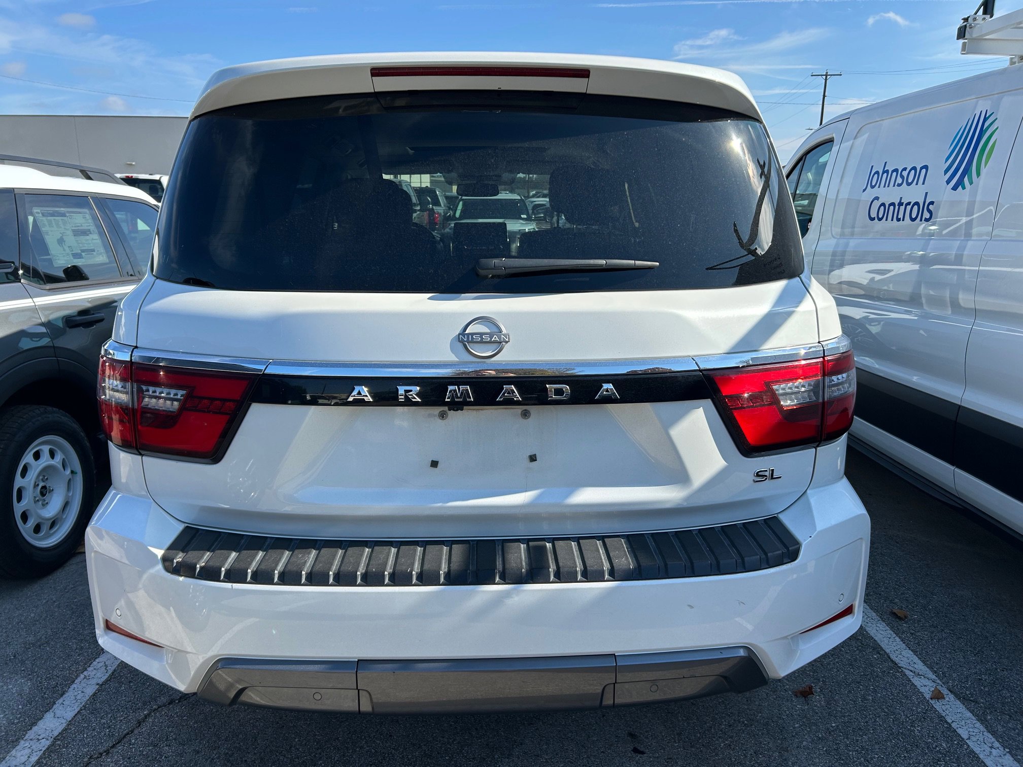 Used 2024 Nissan Armada SL w/ Captain's Chairs Package image 31