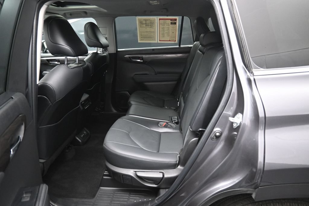 Used 2022 Toyota Highlander Limited AWD/4WD image 30