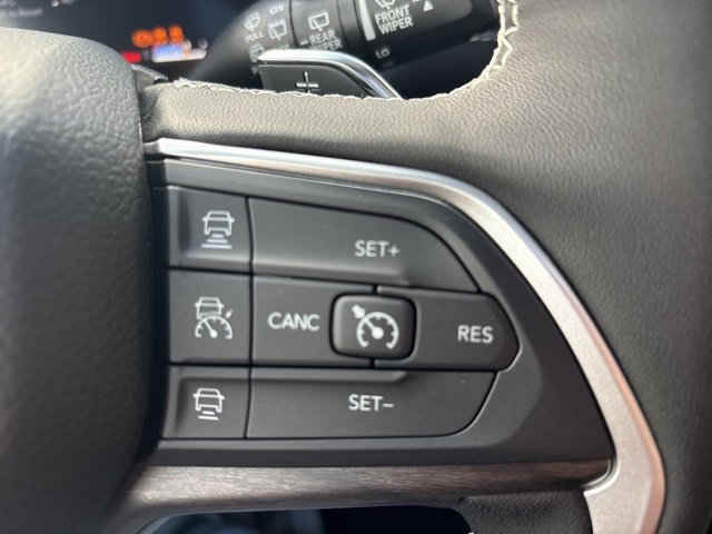 New 2025 Jeep Grand Cherokee Limited w/ Trailer Tow Package image 22