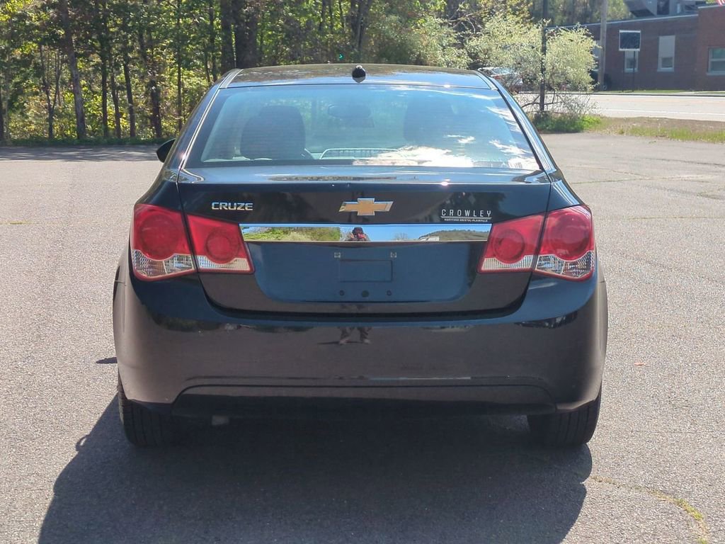 Used 2013 Chevrolet Cruze LS FWD image 5