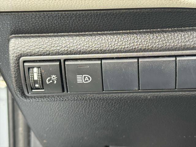 Certified 2021 Toyota Corolla LE w/ Carpet Mat Package (TMS) FWD image 18