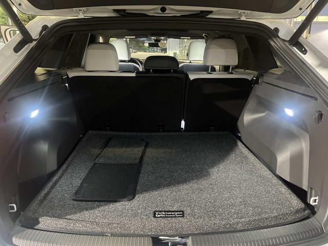 New 2026 Volkswagen Atlas Cross Sport SEL Premium R-Line image 23