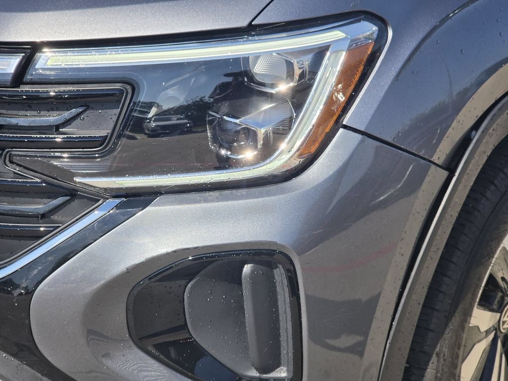 Used 2025 Volkswagen Atlas Cross Sport SE FWD image 6