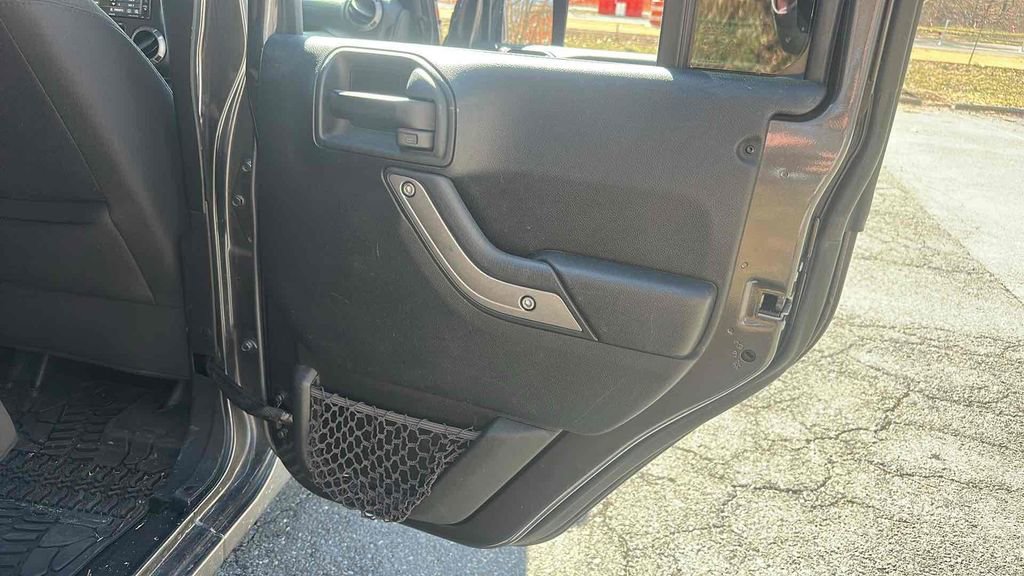 Used 2018 Jeep Wrangler Unlimited Sport S image 14