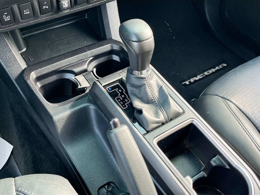 Used 2022 Toyota Tacoma TRD Sport w/ TRD Premium Sport Package image 17